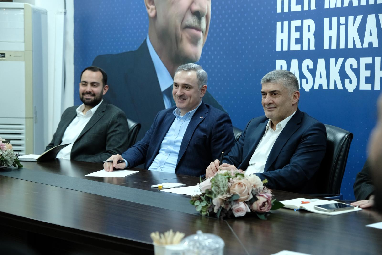 BAŞAKŞEHİR’DE RAMAZAN BEREKETİ VE HİZMET SEFERBERLİĞİ: MİLLETVEKİLİ BAYRAM ŞENOCAK TEŞKİLATLA BULUŞTU