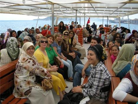 BAŞAKŞEHİR’Lİ HANIMLAR BOĞAZ TURUNDA...