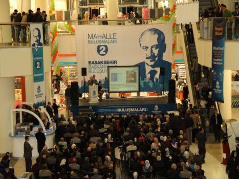 Başakşehir Mahalle Toplantısı’nda Vatandaşlar Bekledikleri Tapulara Kavuştu 