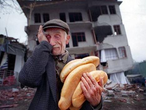 17 AĞUSTOS DEPREMİNİ UNUTMADIK